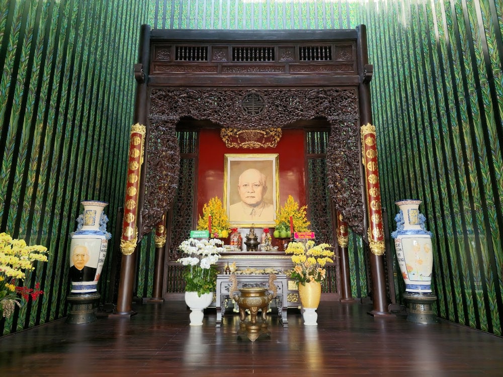 The worship area dedicated to President Ton Duc Thang exudes a solemn and respectful atmosphere, honoring his enduring legacy (Source: Internet)